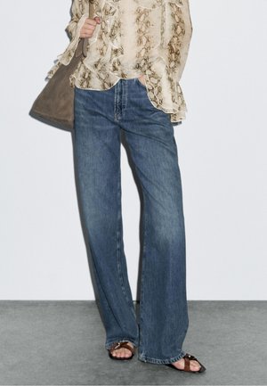 HIGH WAIST  - Flared Jeans - blue denim