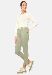 LolaLiza WITH BELT - Oprijete (skinny) kavbojke - khaki faded
