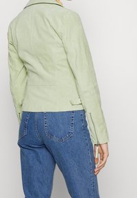 Freaky Nation Skinnjacka - mint