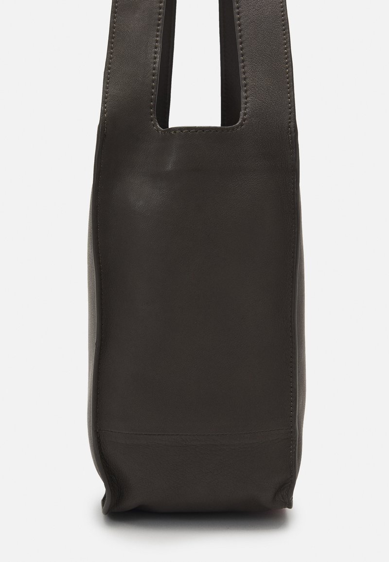 Damen Handtaschen | Liebeskind Berlin PATSY TOTE M MINIMALISTISCHER, WEICHER LEDERSHOPPER Handtasche nori green/dunkelgrün - RY2 Damen Handtaschen | Liebeskind Berlin PATSY TOTE M MINIMALISTISCHER, WEICHER LEDERSHOPPER Handtasche nori green/dunkelgrün - RY2
