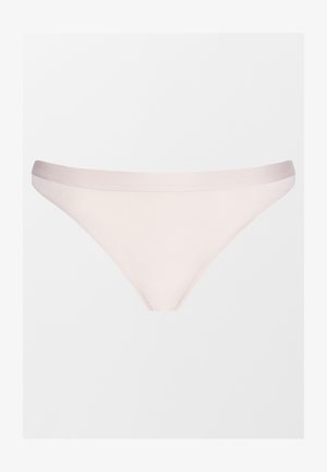 Lys pink thongs i blødt, glat stof med et minimalistisk design og tynd elastisk talje. Ingen mønstre eller dekorationer.
