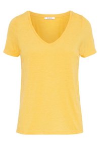 Gul kortärmad V-ringad T-shirt för kvinnor, gjord av lättviktig tyg med en "Pieces"-märke inuti kragen.