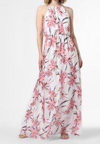 Maxikleid mit Halterneck, florales Muster in Pink und Grün auf weißem Stoff, elastischer Bund, leicht und fließend im Design.