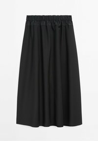 Gonna nera al ginocchio con cintura elastica, caratterizzata da una texture di tessuto liscia e una silhouette rilassata e fluida.