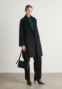 Tommy Hilfiger BELTED COAT - Klasický kabát - black