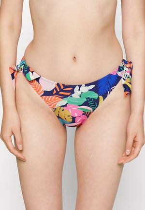 Parte de baixo de bikini multicolorida com padrão floral. Apresenta uma base azul-marinho, laços laterais e tons brilhantes contrastantes de rosa, verde e laranja.