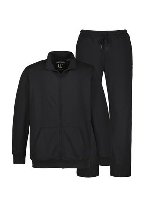 Zwarte zip-up trainingsjack met hoge kraag en twee voorzakken, gecombineerd met bijpassende zwarte broek met elastische taille. Soepele stoffen textuur.