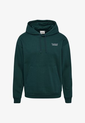 Donkergroene pullover hoodie met voorzak (kangoeroezak), capuchon met trekkoord en klein wit "hummel sportswear" logo op de linkerborst.