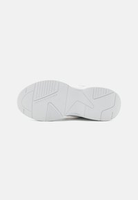 Tommy Hilfiger CHUNKY RUNNER - Baskets basses - white