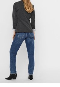 Vero Moda Blejzr - mottled dark grey