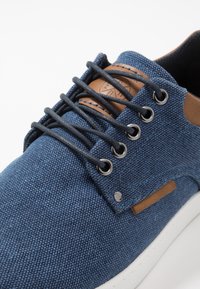 Bullboxer Stringate sportive - navy