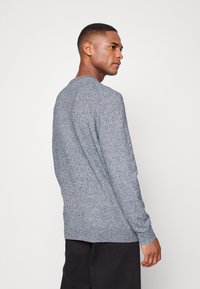 Lyle & Scott JUMPER - Camisola - dark navy/white