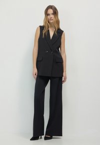DOPPIOPETTO - Waistcoat - ultrablack