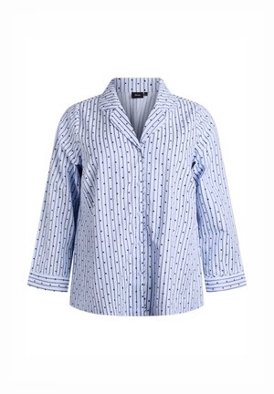 Plava i bijela košulja na kopčanje s okomitim prugama i malim uzorcima u obliku srca. Ima klasični ovratnik i rukave do tri četvrtine.