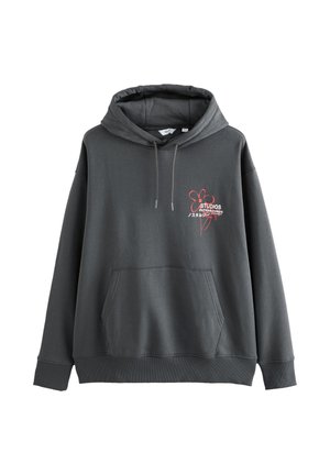 Hanorac gri confecționat dintr-un material moale, cu buzunar frontal, glugă cu șnur și un logo floral roșu cu text în zona pieptului stâng.