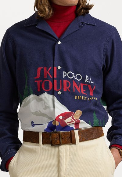 Polo Ralph Lauren CLASSIC FIT SKIER-PRINT CAMP SHIRT - Krekls - ski tourney poster art