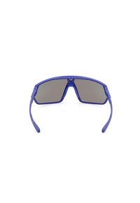 Lila Sportsonnenbrille mit wraparound rechteckigem Design, grauen getönten Gläsern und strukturierten Bügeln für besseren Halt.