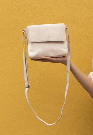 Gusti Leder, CALLISTO - Skuldertasker - beige