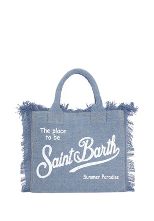 Borsa shopper in tessuto blu con bordi sfrangiati e manici, stampata con testo bianco ""The place to be Saint Barth Summer Paradise.""