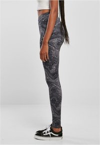 Urban Classics SOFT AOP - Leggings - blackoil