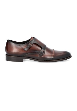 Brązowe skórzane buty eleganckie o smukłym designie, z podwójnymi klamrami i przeszyciami na nosku i boku, płaska podeszwa.