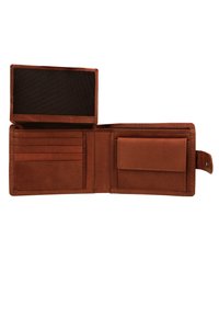 Portefeuille en cuir marron avec plusieurs emplacements pour cartes, une fenêtre pour pièce d'identité et une texture lisse. Il présente un design pliable pour un rangement facile.