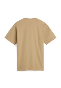 Béžové bavlněné tričko s krátkým rukávem. Má kulatý výstřih a hladkou strukturu. Na zadní straně nejsou žádné viditelné vzory ani logo.