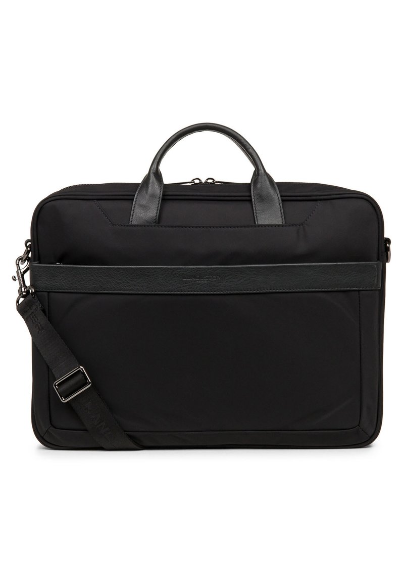 Borsa per laptop in nylon nero con dettagli in pelle, doppio manico superiore, tracolla regolabile e chiusura con zip. Design pulito e rettangolare.