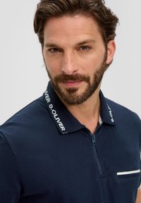 s.Oliver MIT  KRAGEN - Poloshirt - navy