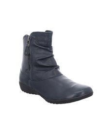Stivale alla caviglia blu navy in morbida pelle con design arricciato. Presenta una zip laterale e una suola in gomma bassa per il comfort.