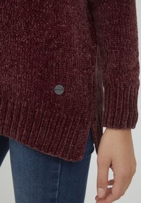 Oxmo Neule - red