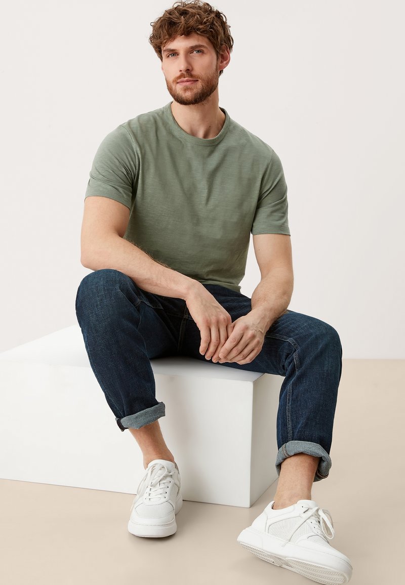 Herren T-Shirts basic | s.Oliver T-Shirt basic army green/dunkelgrün - NE13714 Herren T-Shirts basic | s.Oliver T-Shirt basic army green/dunkelgrün - NE13714