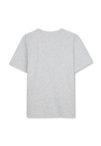T-shirt gris à manches courtes en coton doux, avec une coupe droite et un col rond classique sans éléments de design visibles.