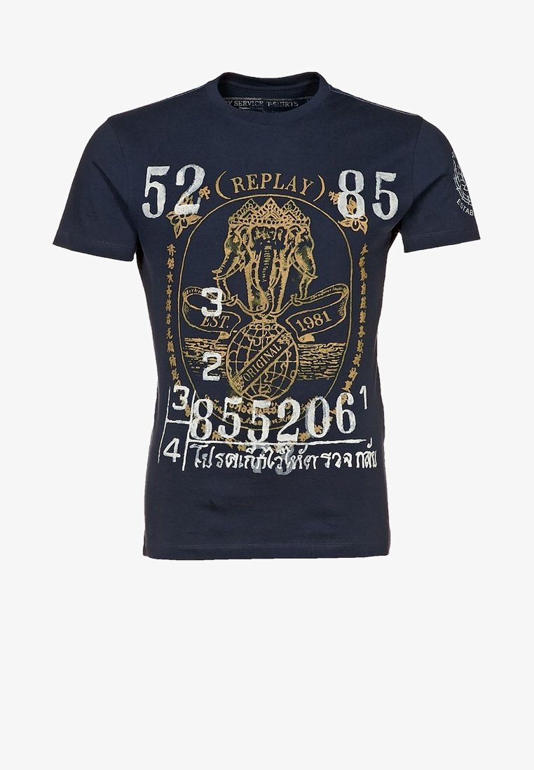 Tmavě modré bavlněné tričko s velkým grafickým motivem slona, bílým a zlatým textem a různými číselnými potisky. Krátké rukávy a kulatý výstřih.