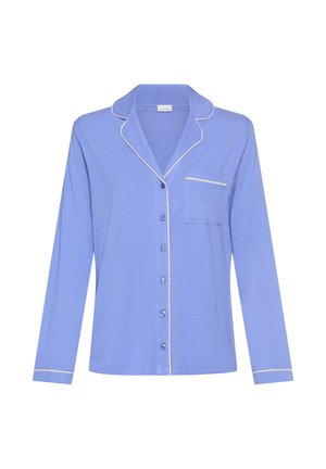Hellblaues, langärmeliges Pyjama-Oberteil mit Knopfleiste und weißer Paspelierung am Kragen, der Tasche, den Manschetten und der Knopfleiste.