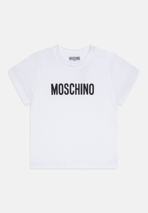 Wit baby-T-shirt met korte mouwen en zwarte "MOSCHINO" tekst gedrukt op de borst.