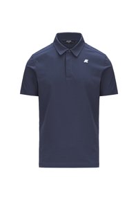 Námornícky modrá polo košeľa vyrobená z hladkej bavlnenej látky, s klasickým golierom, krátkymi rukávmi a malým bielym logom na hrudi.