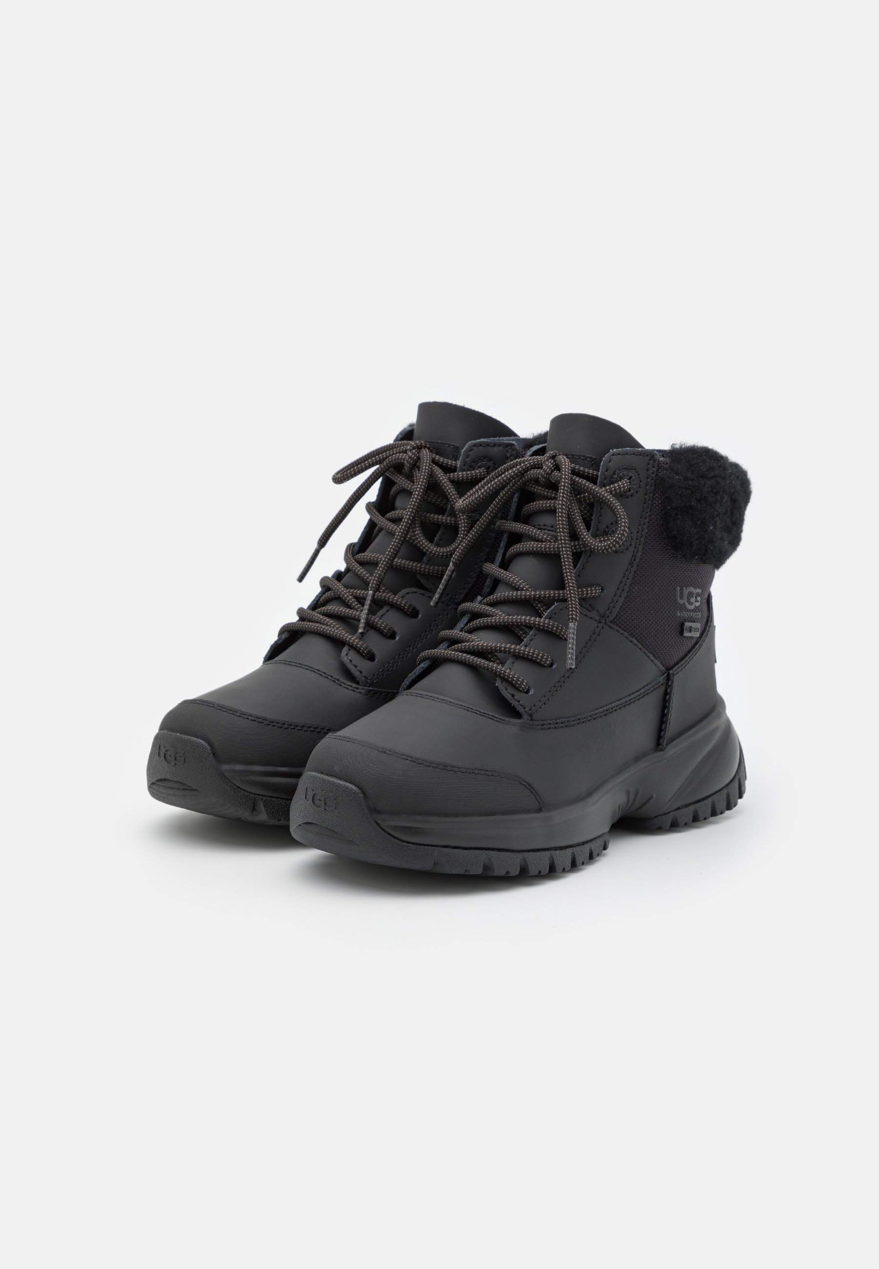 UGG YOSE FLUFF - Zimní obuv - black 