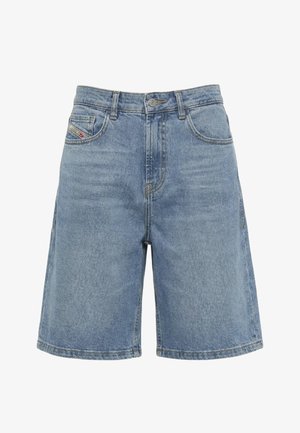 Shorts in denim azzurro chiaro con vita alta, dotati di passanti per cintura, due tasche frontali e un design classico a cinque tasche. Tessuto dalla texture liscia.