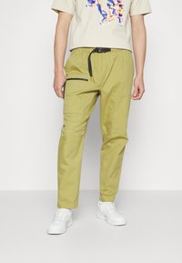 New Balance LONG HAUL PANT - Pantalones cargo - camel
