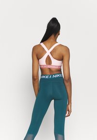 Under Armour CROSSBACK MID BRA - Sutiã desportivo de suporte médio - beta tint