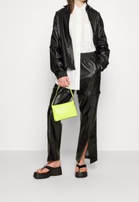 adidas Originals Spodnie materiałowe