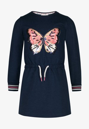 Marineblaues Langarmkleid mit rosa-goldenem Pailletten-Schmetterling auf der Brust, gestreiften Bündchen und weißem Tunnelzug in der Taille.