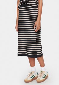 Saint Tropez MILASZ STRIPED - A-vonalú szoknya - black