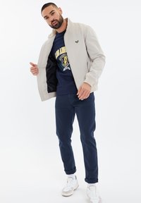 Threadbare TURNPIKE - Bomberjakke - stone