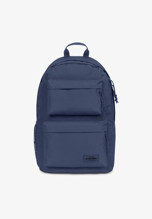 Sac à dos bleu marine en tissu durable avec une texture lisse, comportant deux poches zippées à l'avant et une poignée de transport supérieure.
