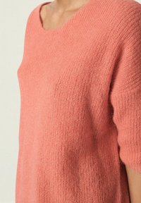Soaked in Luxury Maglione - light red