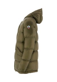 Doudoune matelassée vert olive avec capuche et patch logo JOTT sur la manche supérieure, vue de profil sur fond blanc.