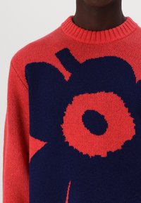 Marimekko PEHMYT UNIKKO UNISEX - Pulóver - blue/red