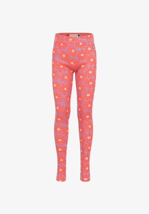Bloemenleggings in roze en lichtpaars met een geribbelde textuur, versierd met witte bloemen verspreid over de stof en een zachte elastische tailleband.